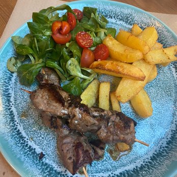Taberna DNorte - Lamb Skewers with fries and salad - Spanish Near Me - Madrid, M