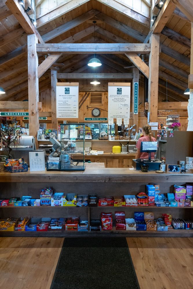 The Country Store Logo
