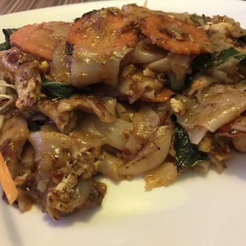 IThai Restaurant - Chicken drunken noodles extra spicy with no peppers. - Thai Near Me - Guilford, Connecticut