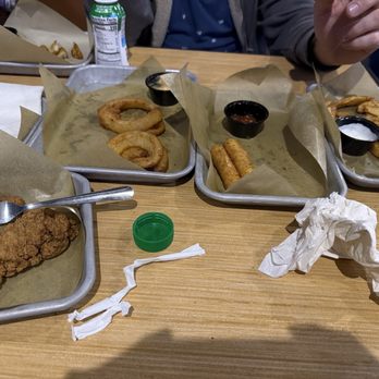 Buffalo Wild Wings - American Near Me - Citrus Heights, California