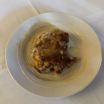 The Woodford Inn - Peach bread pudding - Bed & Breakfast Near Me - Versailles, Kentucky