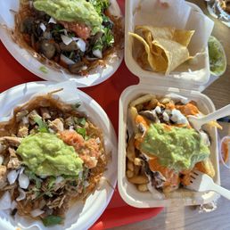 Especials, medium hongos fries and chips