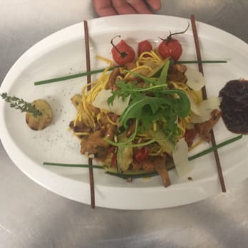 Roca - Tagliolini mit Pfifferlinge, Zucchini , Speck , Olivenöl, Kräutern ........... - Modern European Near Me - Wetzlar, HE