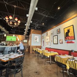Ville Sainte Bistro - Main dining room