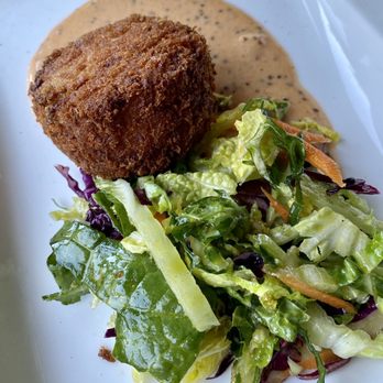 Canoe - Crab cake - New American Near Me - Atlanta, Georgia