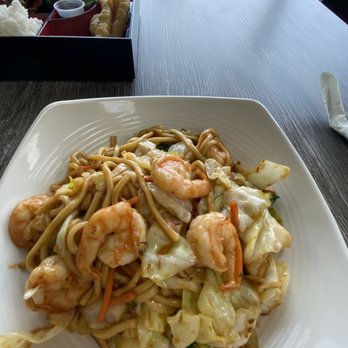 Kings Bento - Shrimp Yakisoba - Asian Fusion Near Me - Aloha, Oregon