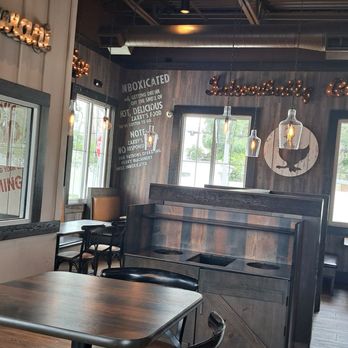 Zaxbys - Seating - Salad Near Me - Bradenton, Florida Zaxbys - Seating - Salad Near Me - Bradenton, Florida