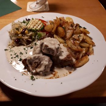 Grünling - Schweinefilet mit Pfeffersauce und Bratkartoffeln - German Near Me - Templin, BB