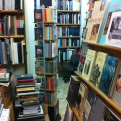 Serendipity - L'interno della libreria