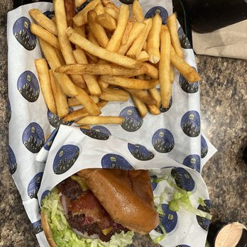 5th Street Burger & Fries - Bacon cheddar burger and fries - Burgers Near Me - Tempe, Arizona