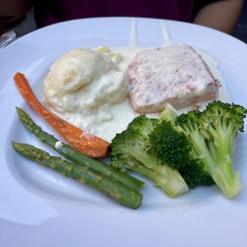 Le Chateau Garden Bistro - Grilled Salmon - New American Near Me - Costa Mesa, California