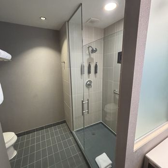 Aloft by Marriott Dallas Downtown - Bathroom - Hotels Near Me - Dallas, Texas