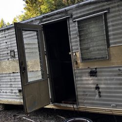Stafford RV Park - Abandoned trailer