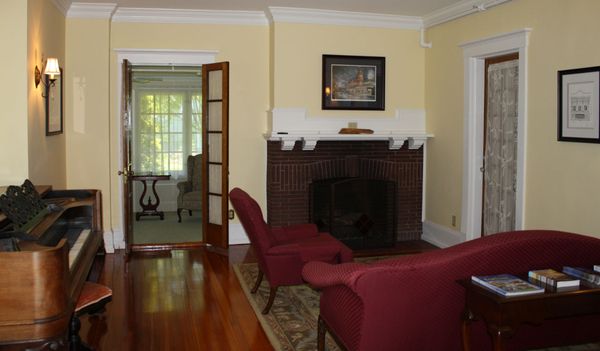 State Street Inn by null