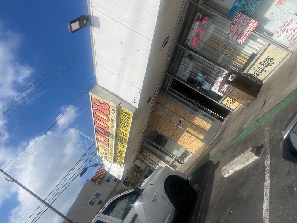 LOUIES LIQUOR & CHECK CASHING Updated October 2024 10 Photos & 61