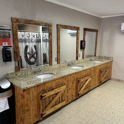 Tejas Valley RV Park - A new look in the men's bathroom