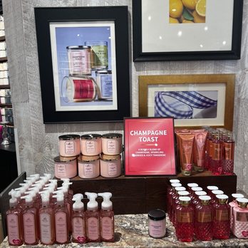 BATH & BODY WORKS - Updated December 2025 - 11 Photos - 5049