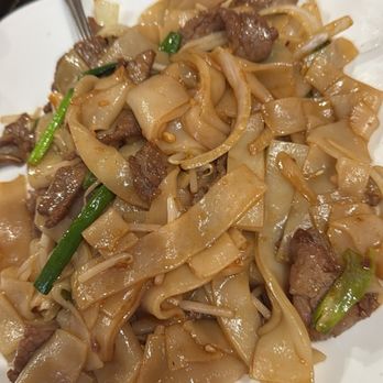 Cheng's Asian House - Hong Kong Style Chow Fun with Beef - Shanghainese Near Me - Chantilly, Virginia Cheng's Asian House - Hong Kong Style Chow Fun with Beef - Shanghainese Near Me - Chantilly, Virginia
