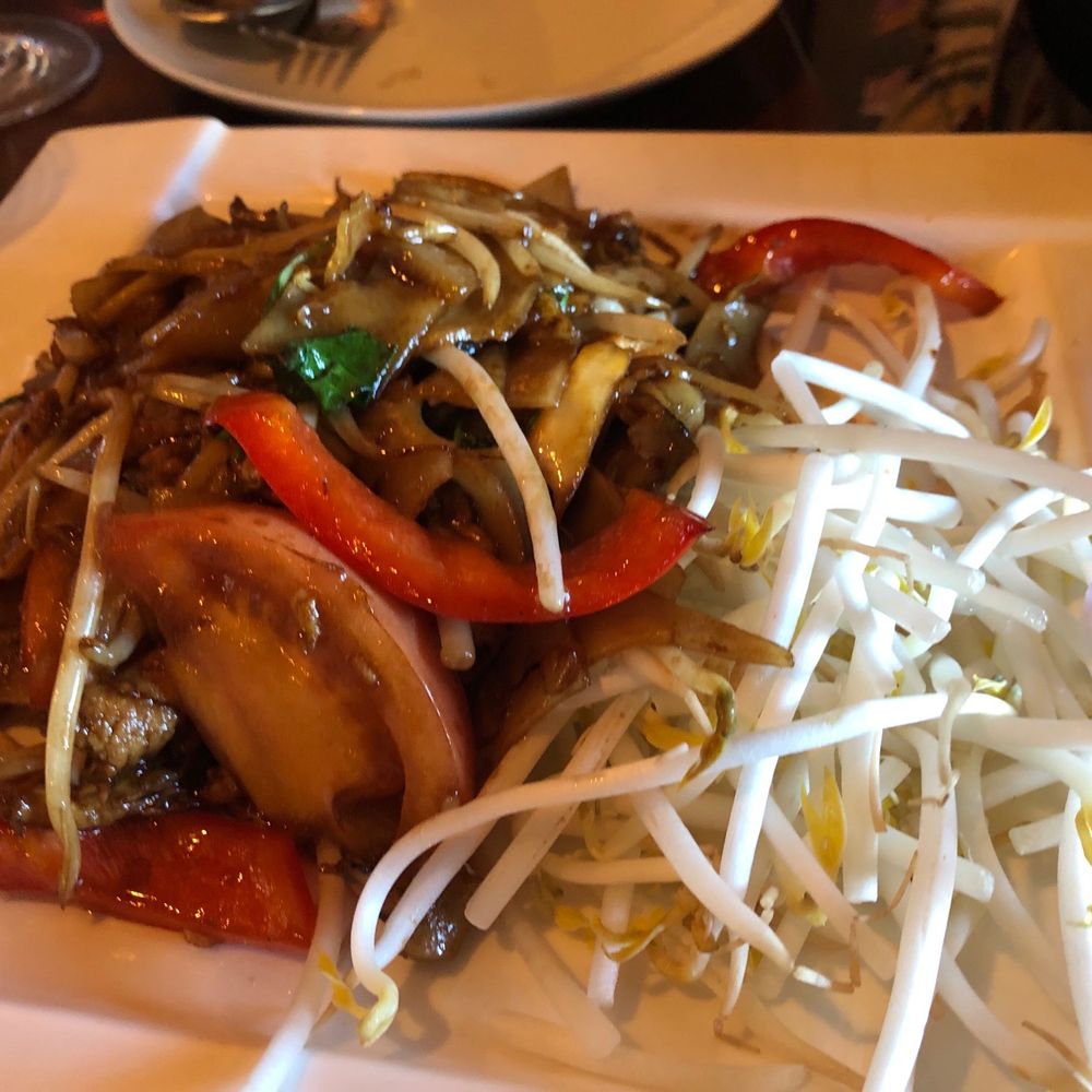 Ros Niyom Thai - Drunken noodle - Thai Near Me - Round Rock, Texas Ros Niyom Thai - Drunken noodle - Thai Near Me - Round Rock, Texas