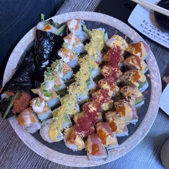 Yoi Tomo - Spicy Tuna Hand Roll, spicy Scallop hand roll, Full Monty, Jumangi, 007 & Mad Max rolls - Japanese Near Me - Boise, Idaho