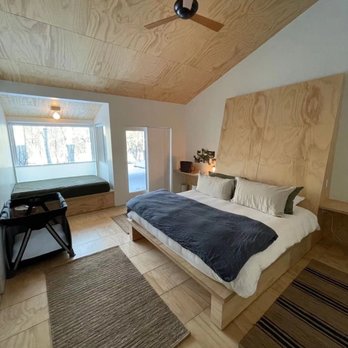 Tourists - Hotels Near Me - North Adams, Massachusetts