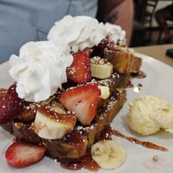 The Cracked Egg - Signature French toast