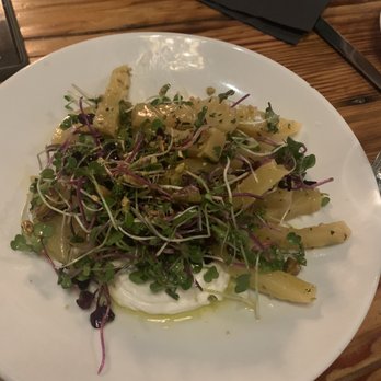 Henni's Kitchen and Bar - Marinated Beets - Burgers Near Me - White Salmon, Washington