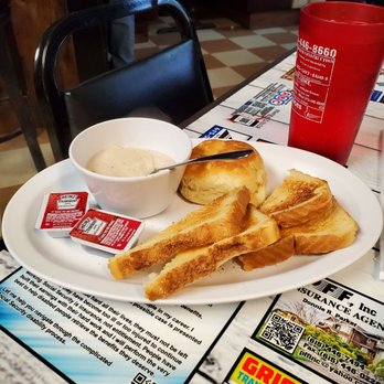 Cindy's Cafe - Second plate that comes with the Country Boy plate. Biscuits and gravy. I added the toast. - American Near Me - Dickson, Tennessee