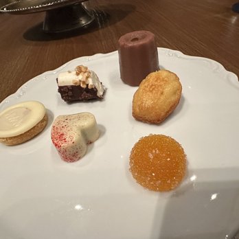 Amar Barcelona - Seafood Near Me - Barcelona, B