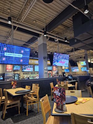 Buffalo Wild Wings by null