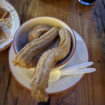 Jardín de Cerveza Hércules - Churros with Oaxaca chocolate ice cream - Bars Near Me - Santiago de Querétaro, QUE