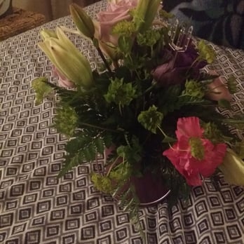 Lovin Florist - One side of mi arrangement - Florists Near Me - Lawrenceville, Georgia