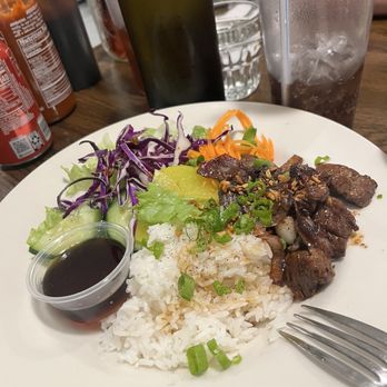 Magasin Vietnamese Cafe - Filet mignon rice - Vietnamese Near Me - New Orleans, Louisiana Magasin Vietnamese Cafe - Filet mignon rice - Vietnamese Near Me - New Orleans, Louisiana