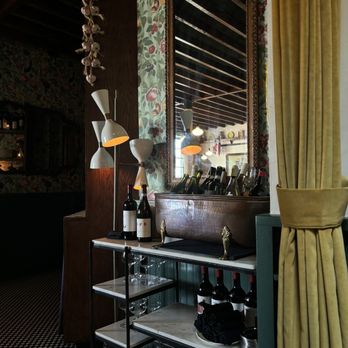 Donna's - Italian Near Me - Los Angeles, California