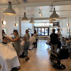 Moses Barber and Groom - Cozy shop vibes