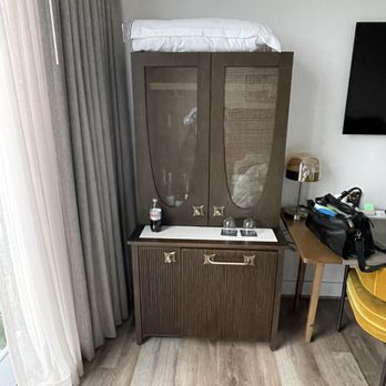 Thompson Houston - Fridge - Hotels Near Me - Houston, Texas