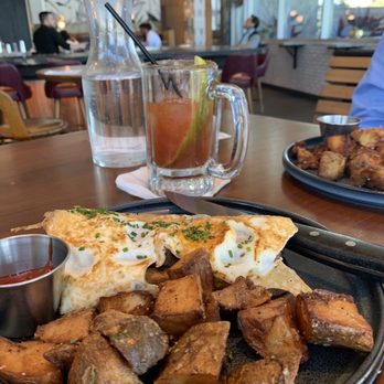 Earls Kitchen + Bar - Steak & Eggs - New American Near Me - Orlando, Florida