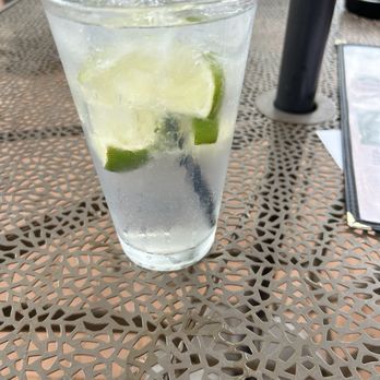Big O's on the Hollow - Vodka tonic - American Near Me - Freeport, Illinois