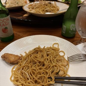 Red Lantern - Chicken Chow Mein - Chinese Near Me - Lincoln, California