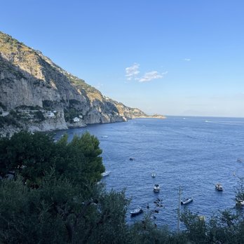 Il Pirata - View walking to the restaurant - Seafood Near Me - Praiano, SA Il Pirata - View walking to the restaurant - Seafood Near Me - Praiano, SA