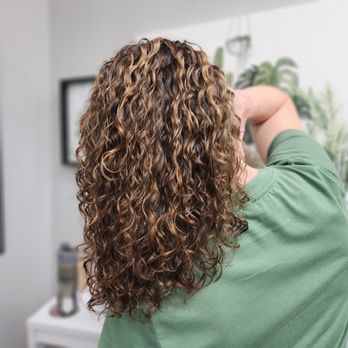 Modern Curls and Cuts - Hair Salons Near Me - Webster, Texas Modern Curls and Cuts - Hair Salons Near Me - Webster, Texas