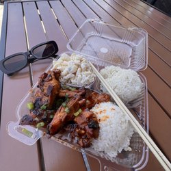 Chris' Ono Grinds Island Grill - Huli Huli chicken, Mac salad, white rice