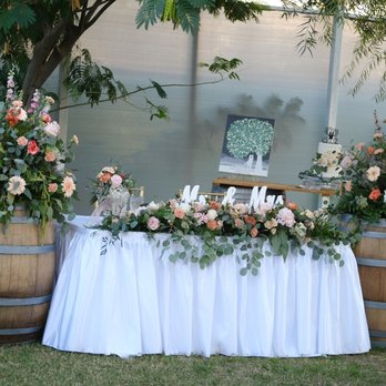 Log Cabin Florist - Head Table Flower Arrangements - Florists Near Me - Bakersfield, California Log Cabin Florist - Head Table Flower Arrangements - Florists Near Me - Bakersfield, California
