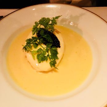 Le Coucou - Quenelle de brochet, sauce américaine - French Near Me - New York, New York