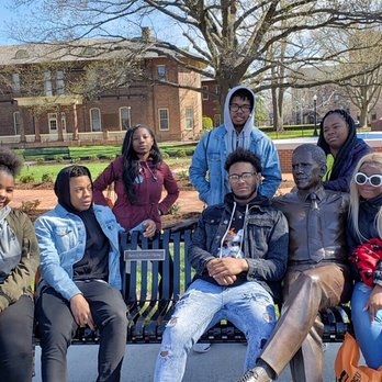 Merrick House - College Tour with Momentous Mentoring - Preschools Near Me - Cleveland, Ohio