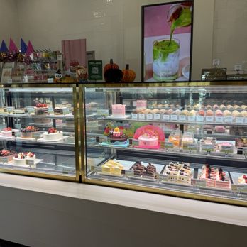 Tous Les Jours - Pastry Case - Bakeries Near Me - Ashburn, Virginia