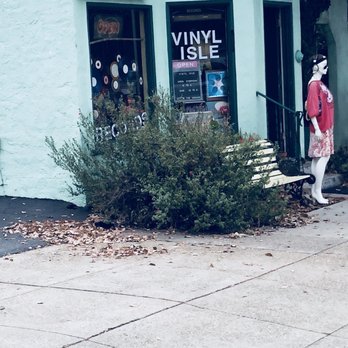 The vinyl Isle - Books, Mags, Music & Video Near Me - Morro Bay, California The vinyl Isle - Books, Mags, Music & Video Near Me - Morro Bay, California