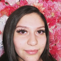 Effortless Beauty - Volume lashes by Raquel