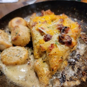 Rotolo's Craft & Crust - Mac and cheese again but with the garlic knots (very good) - Pizza Near Me - Baton Rouge, Louisiana Rotolo's Craft & Crust - Mac and cheese again but with the garlic knots (very good) - Pizza Near Me - Baton Rouge, Louisiana