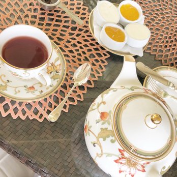 The Veranda - Wedgewood china! - Wine Bars Near Me - Honolulu, Hawaii